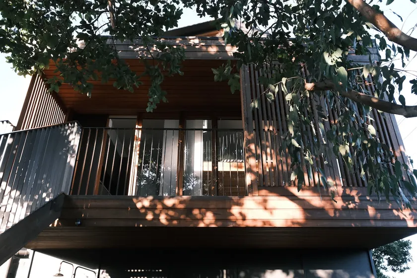 The Little Black Loft, South Golden Beach. - Image 1