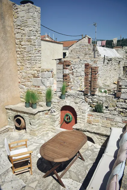 Yi artistry 1-bedroom medieval holiday house - Image 1