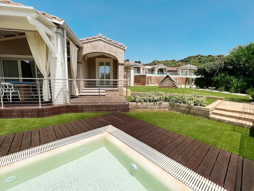 Aura Residence - Luna, swimming pool, wooden tent - Image 1