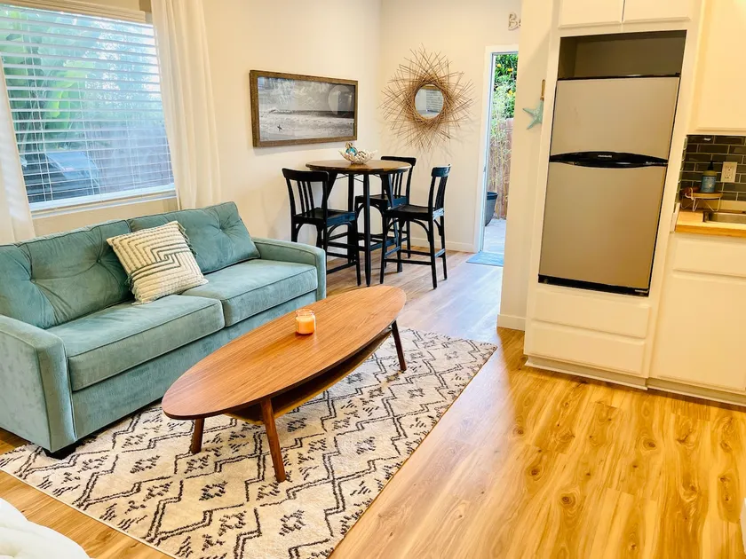 Coastal Studio Apartment, 1.5 miles from beach! - Image 1