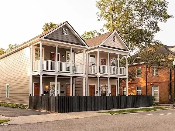 Upstairs 2BR/2BA Condo, Downtown Aiken - Image 1