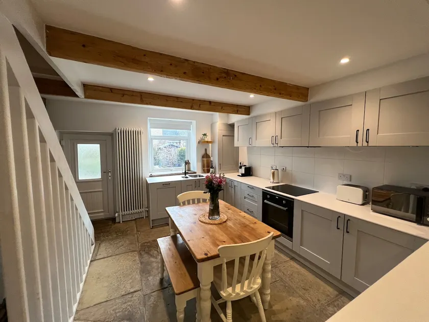 Ramblers Cottage, Old Glossop - Image 1