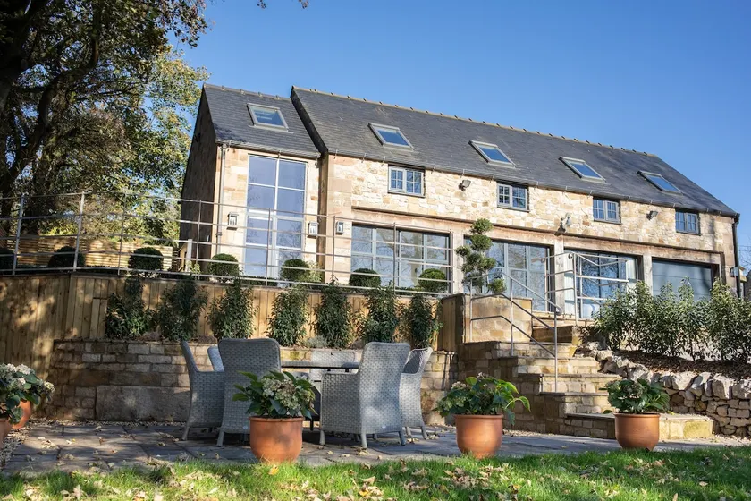 Luxury Peak District Cottage/Barn Derbyshire, Carsington Lake views WiFi - Image 1