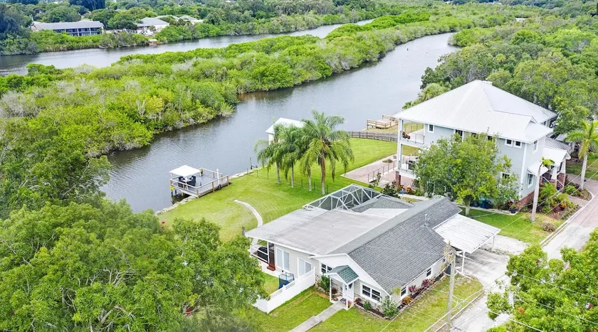 Palms Paradise. Pool. Waterfront. Near Space Coast Beaches. - Image 1