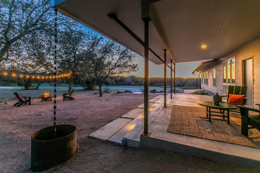 Secluded Modern Farmhouse w/walking access to lake - Image 1