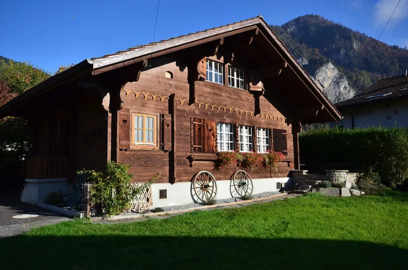 Swiss Traditional Chalet with Alpine Mtn View - Image 1