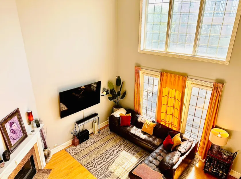 Sun-Soaked Skyline Loft - Image 1