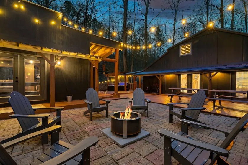 Private Creek, Game Room, Hot Tub, Fire Pit, WiFi - Image 1