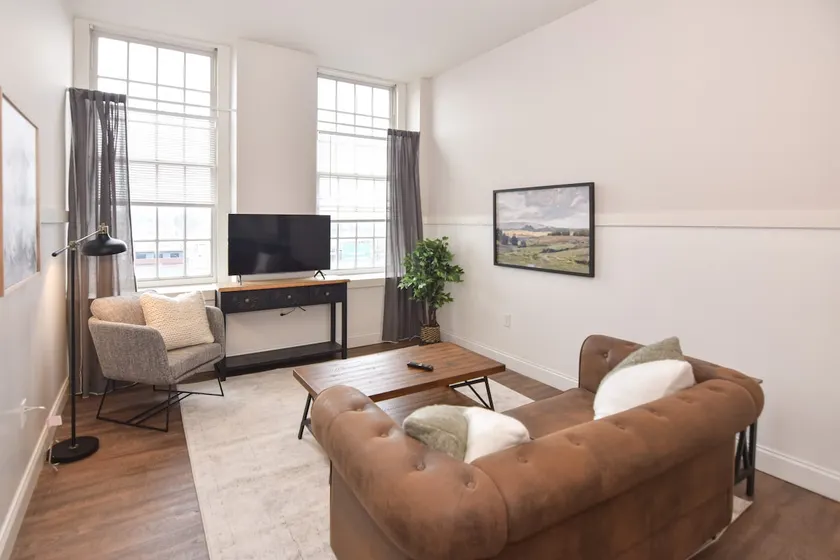 Charming 1 Bedroom Downtown P402 - Image 1