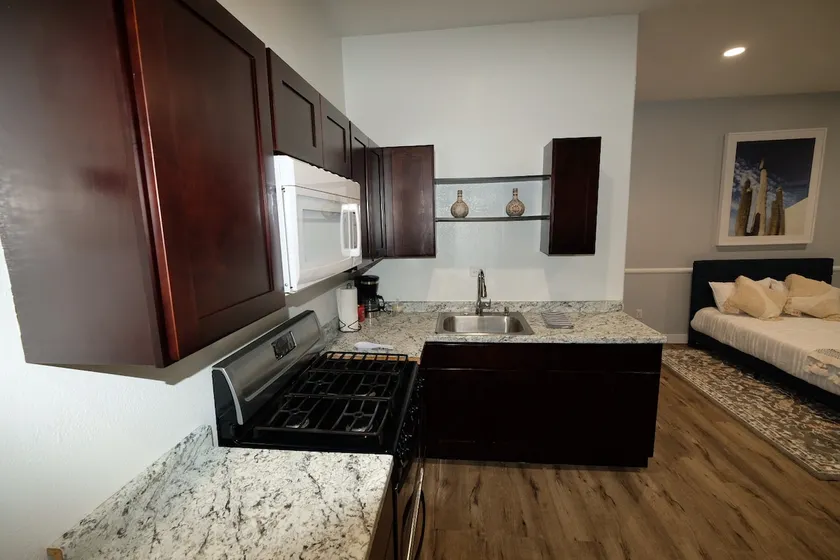 Cozy Guest House - Image 1