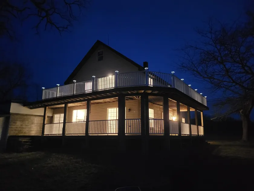 Lakehouse Vineyard on Lake Erie! - Image 1