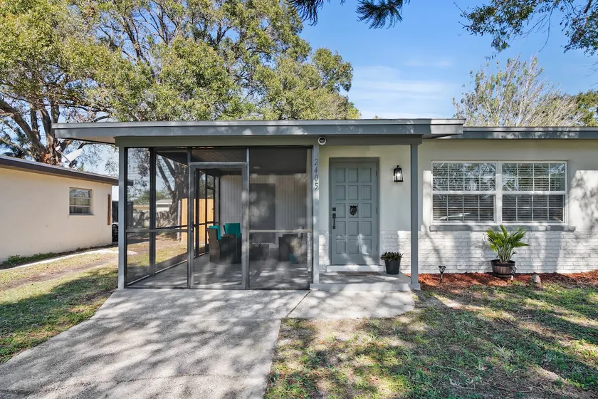 Spacious Home in West Bradenton - Image 1