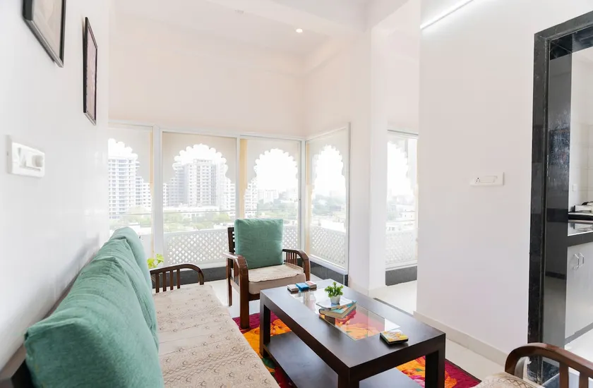 Pristine apartment, great views and location - Image 1