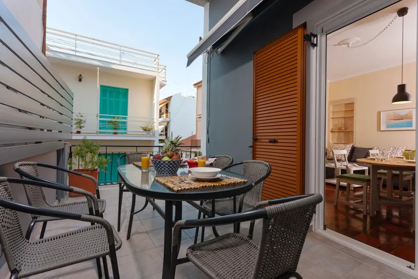 Metropolis Apartment - Image 1