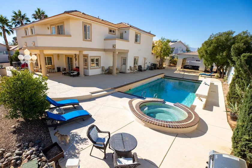 Luxury Vacation 4000 Sq Ft House Huge Pool / Spa - Image 1