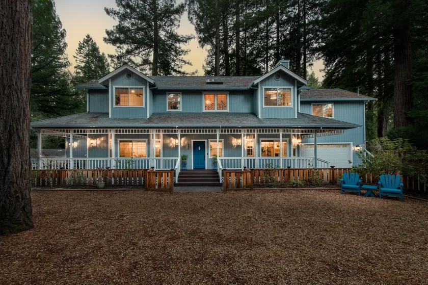 Bluebird's Burrow~ EV Charging, Hot Tub, Firepit, Game Room, Gym - Image 1
