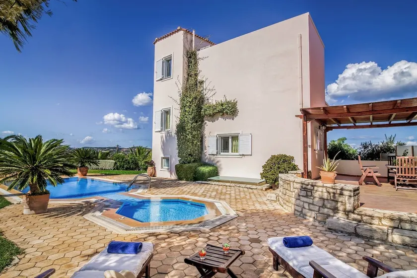 Villa Kardasis - Image 1