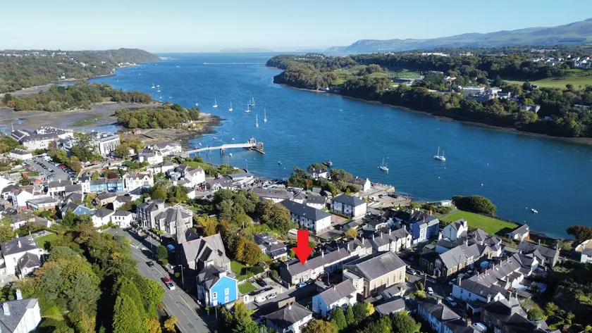 Comfortable Stone Built Cottage in Menai Bridge - Image 1