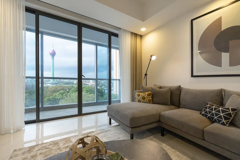 Twin Peaks residence - Image 1