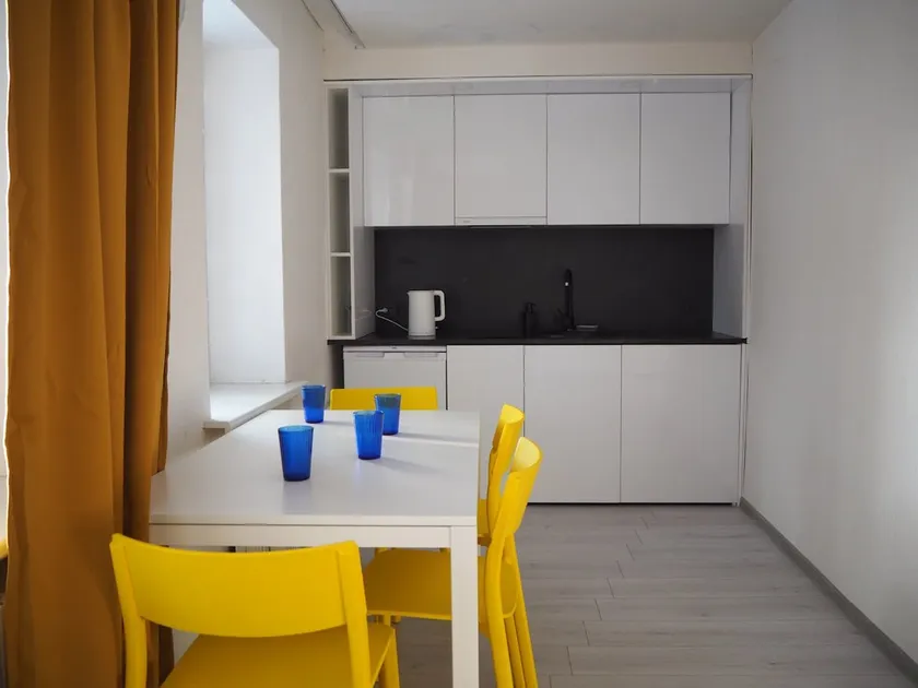 Sunny apartment with lake and forest view - Image 1