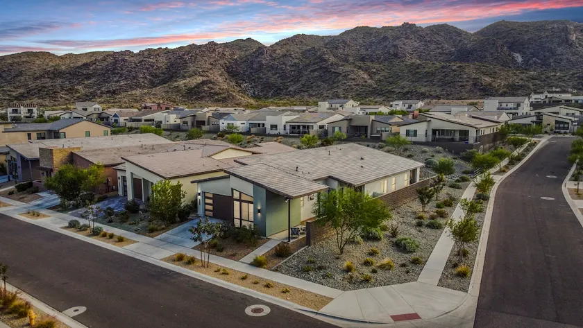 South Mountain Luxury Retreat - New & Modern - Image 1