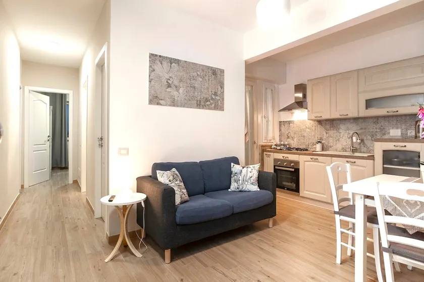 Comfy 2 Bedrooms apt with A/C and Parking - Image 1