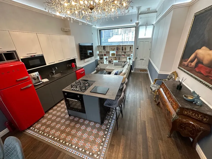 Luxury home with aircon & garden near Notting Hill - Image 1