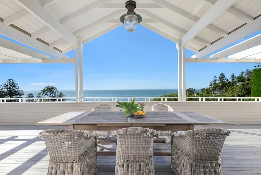 Luxury Beach House Retreat Beach - Image 1