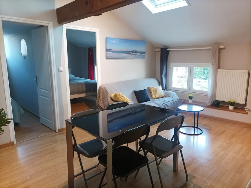 Charming small independent 2-bedroom Pessac - Image 1