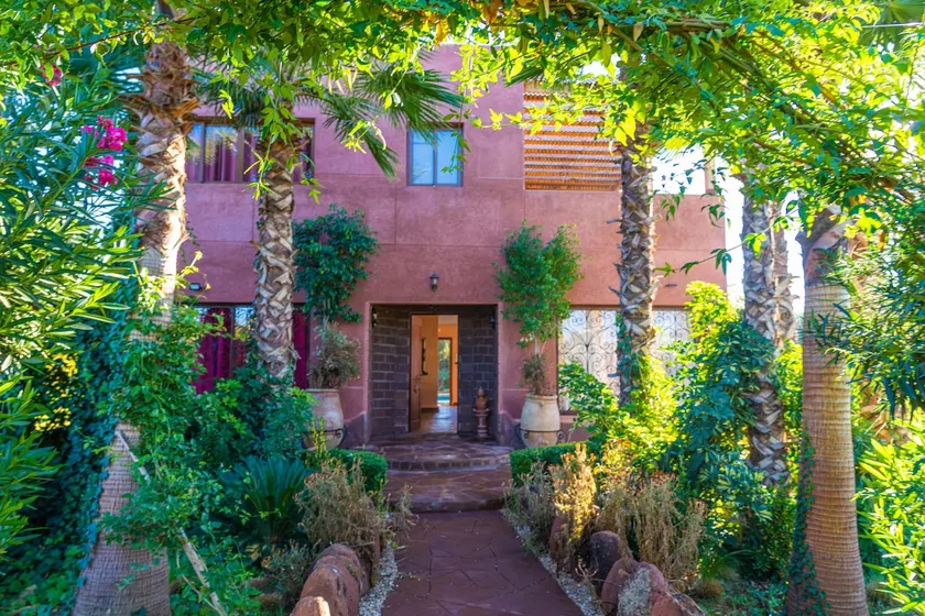 Villa al-Janb - Image 1
