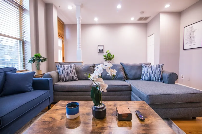 3BD | 2 Ensuites | Sleeps 8| Near Sox & McCormick - Image 1