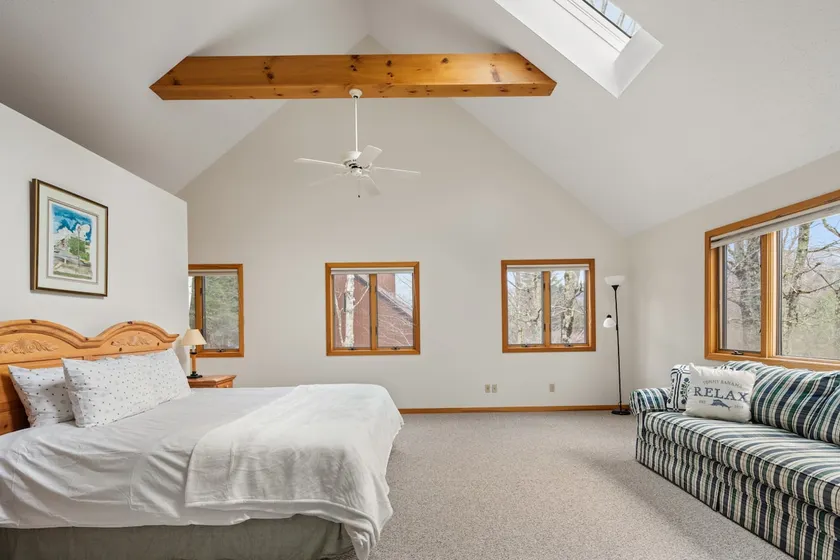 Large Stowe condo with game room - Image 1