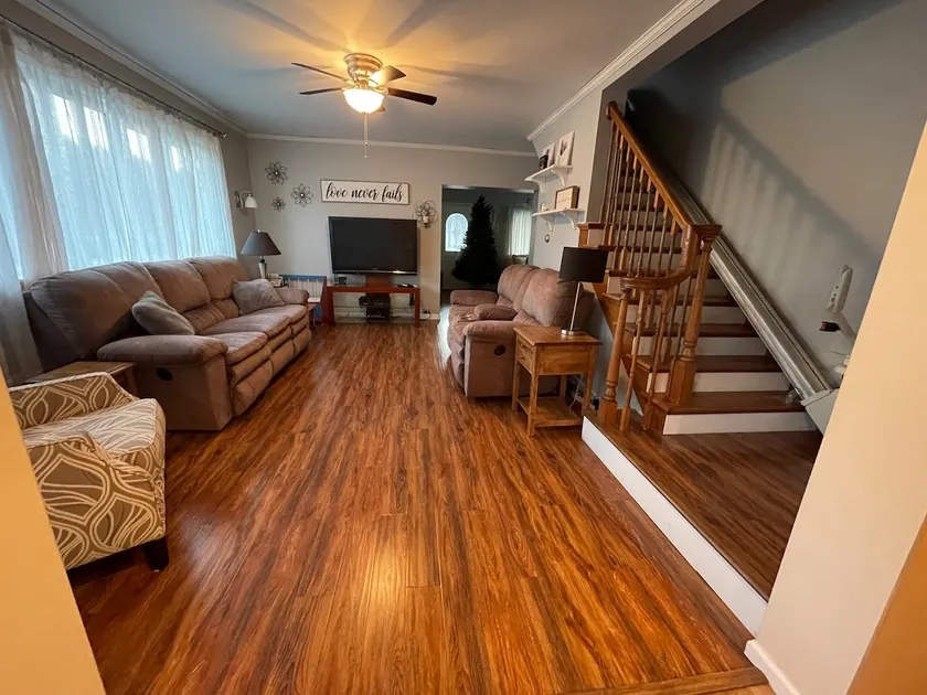 Two Sisters Country Home - Image 1