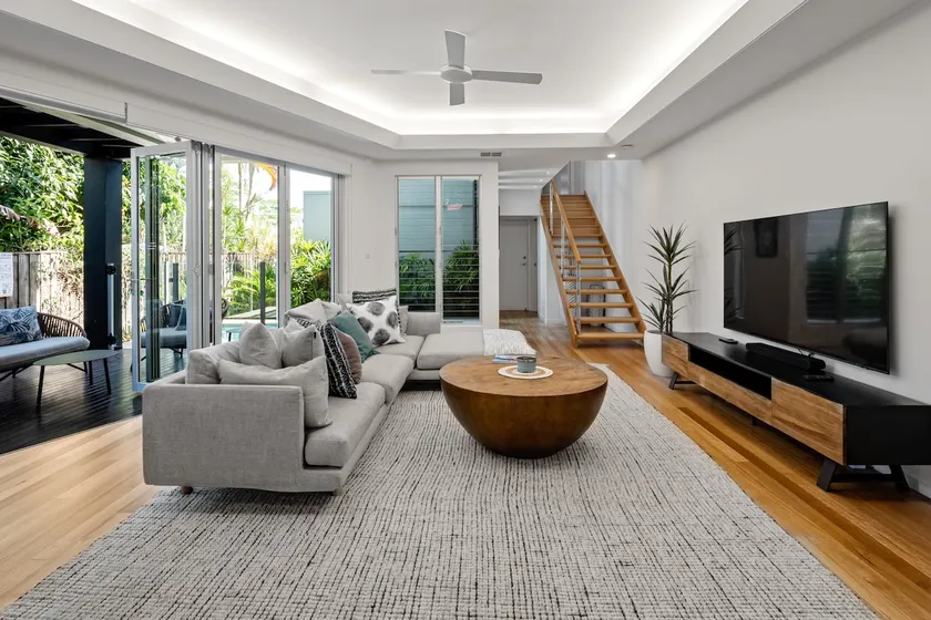 Modern airy duplex steps to River heated pool - Image 1