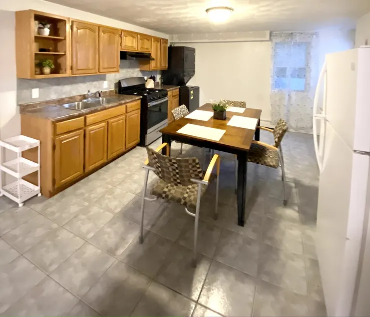 Glorious Suite near Downtown with washer/dryer - Image 1