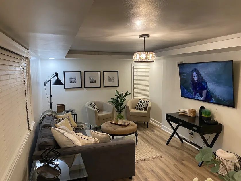 Riverwest MKE Airbnb - Image 1