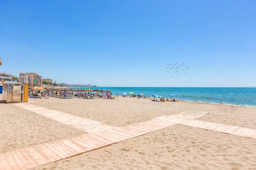 Beach, Restaurants & Bars - no better place! - Image 1