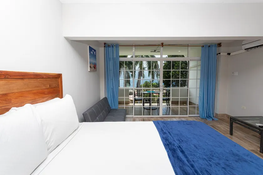 *MG Lovers Getaway with Pool and Bar - Image 1
