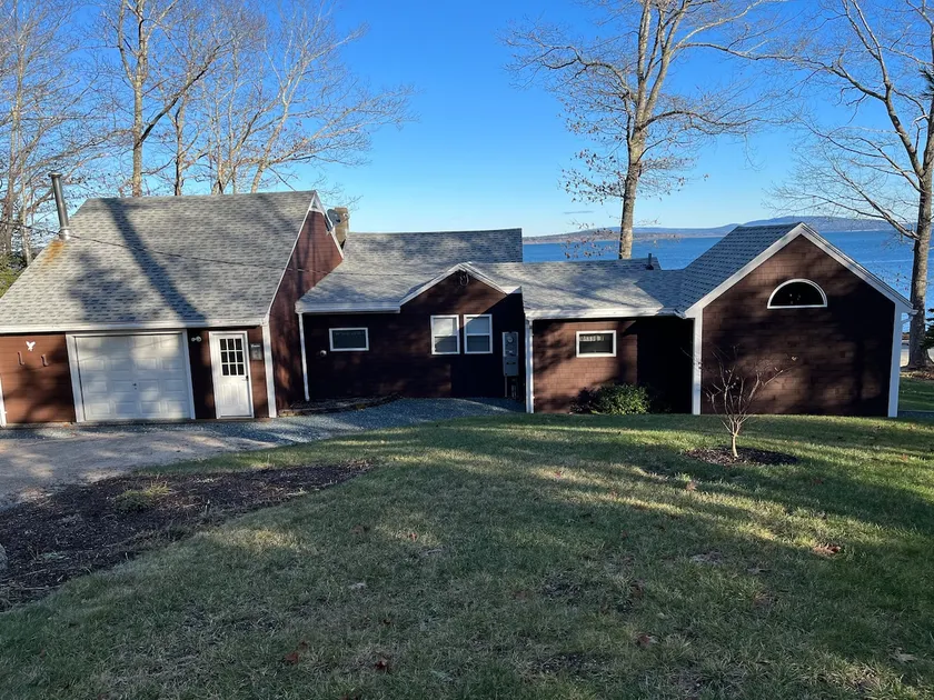 Cottage with Private Beachfront~ Sleeps up to 6 - Image 1