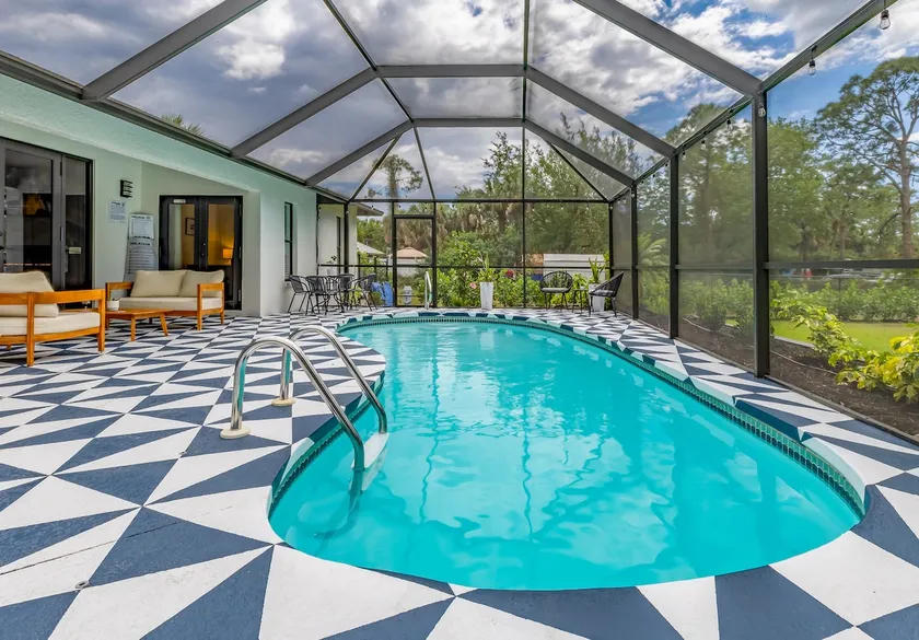 Luxury Design/Water-Heater-Pool/Pet friendly - Image 1