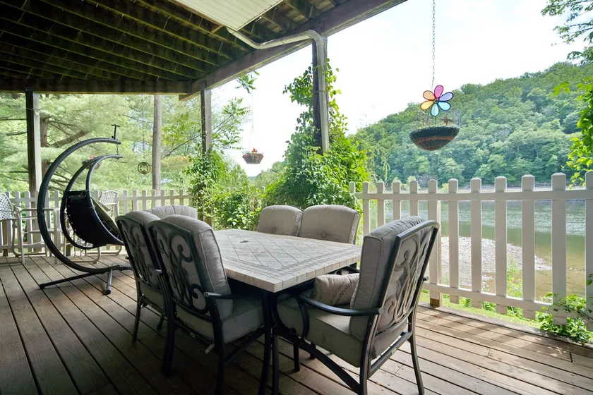 River Retreat con apartamento privado y terraza en el hermoso río Delaware - Image 1