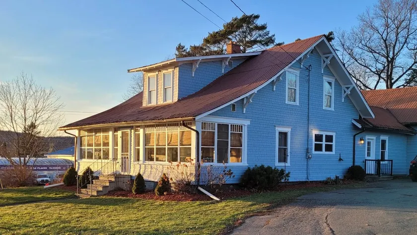 Charming century old Farmhouse - Image 1