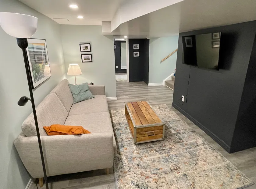 Private Cosy Own Suite on Tree-lined Street - Image 1