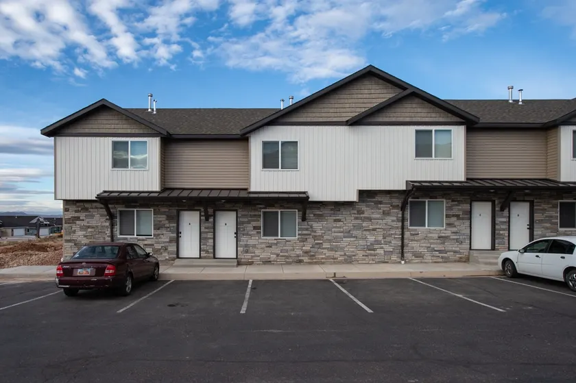 Cedar City Townhome - Image 1
