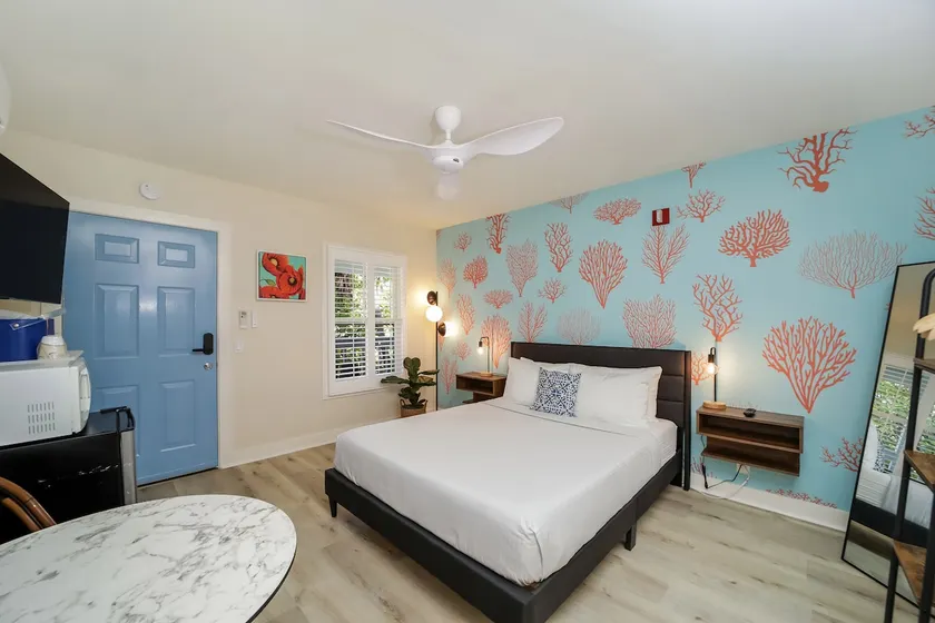 At Mine | Lovely Suite steps from Duval Street - Image 1