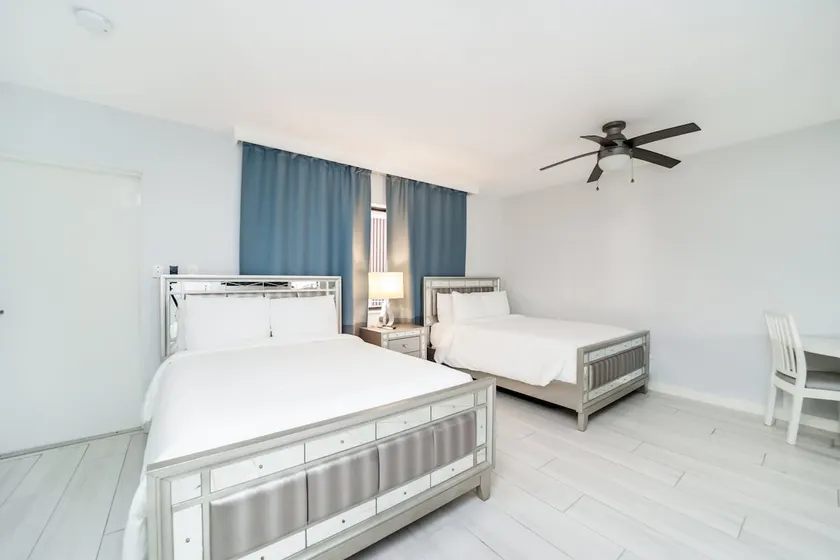 At Mine | Double Suite in Fort Lauderdale - Image 1