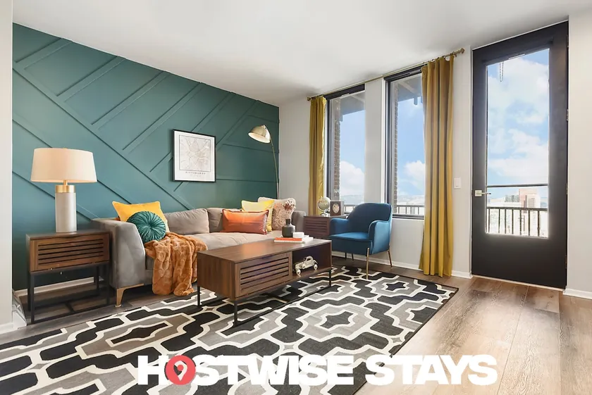 Grandview Balcony w/ Stunning Skyline Views - Image 1