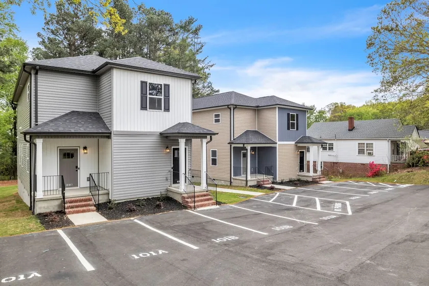 Pet-Friendly Group Retreat: 8BR/8BA Near Greer - Image 1