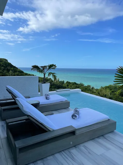 Oceanview Luxe Penthouse Suite + Infinity Pool - Image 1