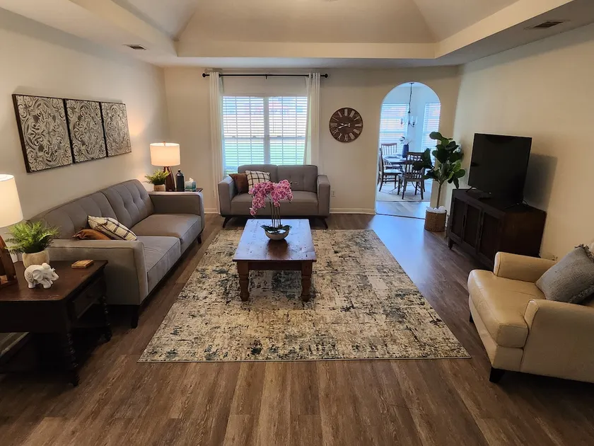 Lauren's Retreat - Image 1